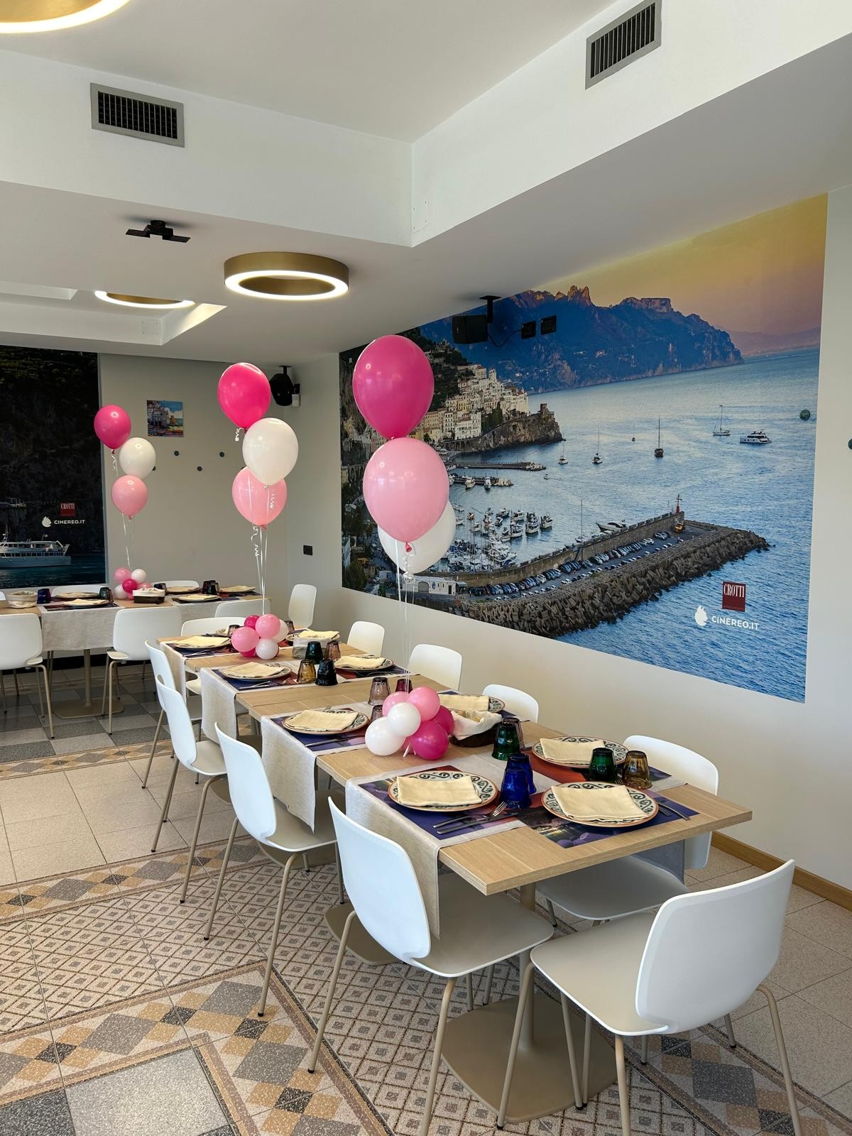 Ristorante Costa d'Amalfi - sala interna addobbata per battesimo